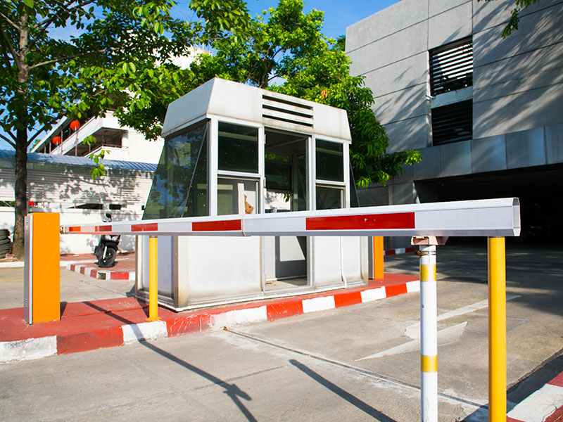 Barrier Gate Automatic system for security. Entretien des portes automatiques